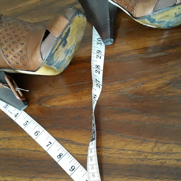 Sandals - Picture 5 of 7